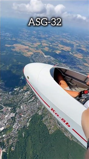 This Plane Flies Without an Engine! The World’s Lightest Sailplane 😳✈️ #shockopedia #sailplane