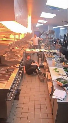 Fire Suddenly Explodes in the Kitchen 😳🔥