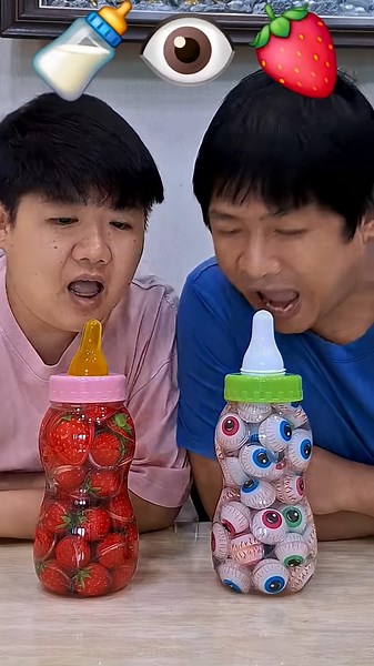 Ông nội tội nghiệp và Em bé dễ thương Rất bu🍼😱