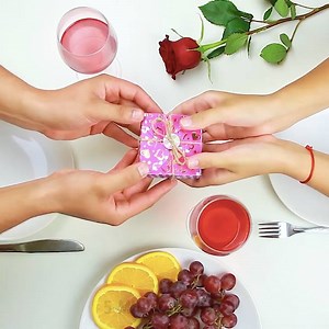 1.4M views · 21K shares | Wonderful DIY Valentine's day gifts that show how much you care.❤️ bit.ly/2km7psl | 5-Minute Crafts | Facebook