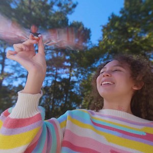 Looking for the most original gift? X-Fly is a silent bird-like drone that anyone can fly. A unique flying experience for kids, adults and tech lovers. | Bionic Bird