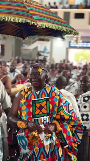The 76th Birthday Thanksgiving service of His Royal Majesty Otumfuo Osei Tutu II, Asanteman wura at St. Cyprians Catholic Church, Kumasi ❤️❤️ • • Ohene wo nkwa so ❤️❤️ #paakojo #otumfuo #happybirthday #asanteman