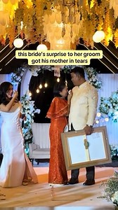 What a beautiful and touching gift 🥹🤍 Cue the tears! Credits: Instagram/@ely.livepainting | Bride and Breakfast