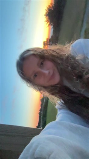 Sunsets are my fav 🤩