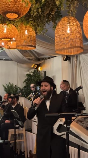 Mendy Hershkowitz Band on Instagram: "In music and in life, the magic happens when you trust the One running the show 🫶 #mendyhband #mendyhershkowitzband #jewishmusic #jewishband #jewishmusicians #liveband #livemusic #musicvibes"