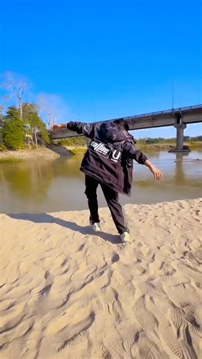 MANGRA DA on Instagram: "One again viral 🤣✌️ just entertainment guys 😄 #mangradada #ujjalghatuwor #mangradada #mangra_dada🥰😁 #assam #adivasi #mangraadivasivlogs #viral"