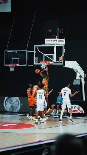 What would be your call here? 🤔 #FIBAU17