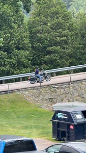 Cool biker shows how to control a heavy bike on a steep hill | ROXOR INFO