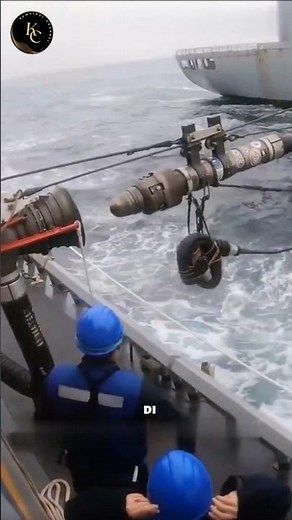 Beginilah Cara Kapal Perang Mengisi Bahan Bakar Saat di Tengah Laut
