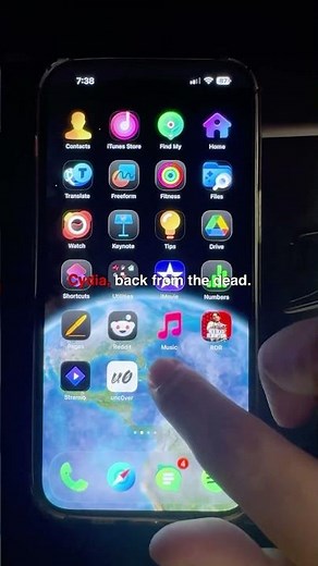 iOS 26.3 Jailbroken – Cydia Is Back From The Dead