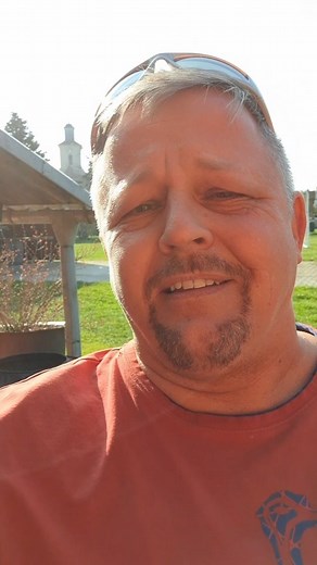 Christian Fuchs | Oder habe ich was falsch verstanden? 🫡 #einfuchsmusstunwaseinfuchstunmuss #grünergehtsnicht #uckermarkliebe #instagood #liebe | Instagram