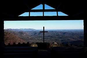 10 Worship Songs That Never Fail To Make Me Emotional (And My Favorite Lyrics From Them)