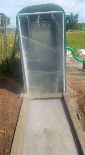 A cattle spray race offers an efficient and effective method for applying insecticides or acaricides to a large number of cattle. It improves treatment accuracy, saves time, reduces stress and enhances biosecurity making it a preferred option for cattle dipping. #sprayrace #cattle #januarydisease #prevention | AgriRocket Engineering P L