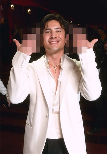 Here’s a clean grammar and spell check, keeping the tone and energy the same: **The key to success in Hollywood is staying true to yourself, and I think Hudson embodies that completely 🤣** I wasn’t going to tell my fellow B.C. boy he can’t do what’s in his heart to do!! I’m here to help people shine, not dim anybody’s light. So here is Hudson Williams being true to himself on the GlamBOT 🙌🏼 #hudsonwilliams #colewalliser #glambotbts #LiveFromE #goldenglobes @E! News @E! Entertainment