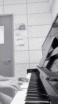 A moment of solace 🤍 bach adagio in d minor bwv 974 #piano #baroque #bach #pianomusic