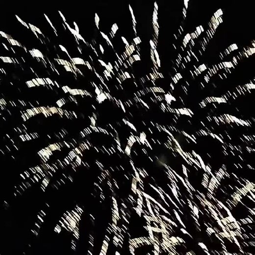 Biggest fireworks with after effects like meteor shower I've ever seen and caught on camera!! BTW WELCOME 2026!! #fyp #happynewyear #trending #foryou #fireworks