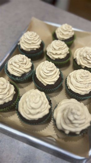 Chocolate cupcake with coffee cream frosting🧁 #fyp #cupcakes #chocolatecupscakes #coffee #justagirl #baking