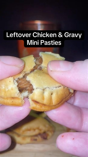 Golden little chicken & gravy mini pasties, fresh from the oven 🥟✨