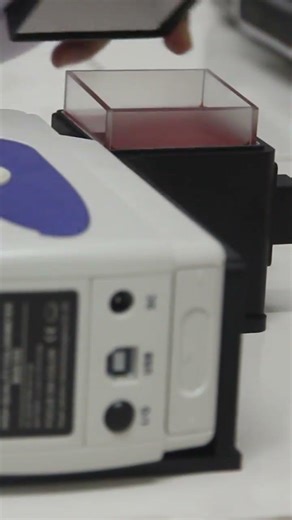 Pengujian warna MEGACOOLS Brake Fluid menggunakan Precise Computer Colorimeter