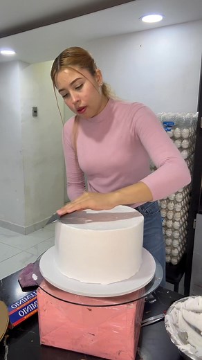 Bonito y sencillo pastel de pocoyo💙🤍 me gustó mucho como quedó ☺️ (quien más escucha música mientras hace sus pastelitos 🥹🩷✨🎶) | Dulce Antojo