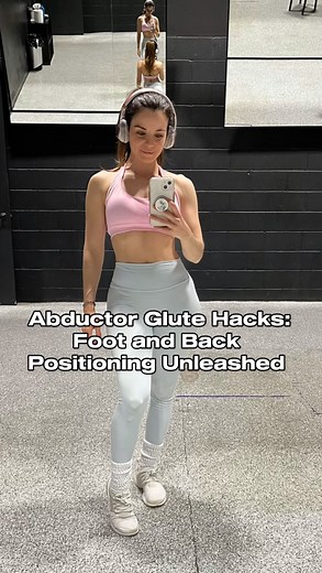 MMM on Instagram: "Let’s talk foot & back positioning—the underrated duo that can seriously upgrade your glute game. Feet here, back there—and boom, different muscle activation unlocked. 🔄 1. Leaning Forward with Feet Flat * Muscle Activation: Leaning forward approximately 45 degrees while keeping your feet flat can shift the emphasis to the upper fibers of the “Glute Maximus”, in addition to the “Glute Medius”. This variation can enhance glute engagement during the exercise. * Considerations: 