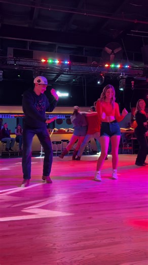 Smooth Funk Dance Routine to Bruno Mars' Perm