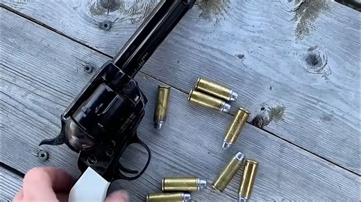 【军火展示】.45柯尔特转轮手枪（EMF长枪管邦特莱恩特别版 ）