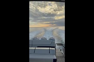 Used 2022 Formula 350 Crossover Bowrider OB, 33128 Miami - Boat Trader