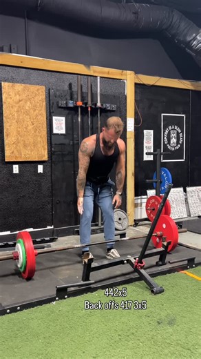 Derrick | Steele Coaching on Instagram: "There is no perfect way to train. There is no perfect way to eat. We’re all unique human beings with our own unique schedule,life, and obligations (or lack of 🤠 Some of my online clients workout 2x a week. Others workout 6x a week. Some lift heavy ass shit, others don’t. Consistency > anything else. Thank you to Woody @freakstrong_gym for having the best equipped gym I’ve ever seen anywhere. I’d love a triple bodyweight deadlift this year. Let’s work 😬 