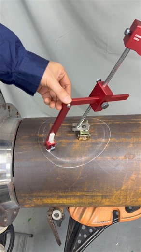 Strong Hand Tools_jp on Instagram: "金属加工、配管設置、または正確な穴あけ位置が要求される作業において、このツールは毎回正確なマーキングを保証します。 丸穴マーカーは、シャフトの軸角度を調整することで斜めの角度も簡単に実現し、円を描くのと同じ精度と手軽さで楕円をマーキングすることができます。 Round Hole Marker #stronghandtools #溶接 #溶接工 #welding #RHM200 #weldinglife #weldingtools"