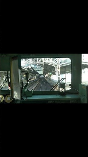 違いはいくつある？ 201系時代の大阪駅入線の様子