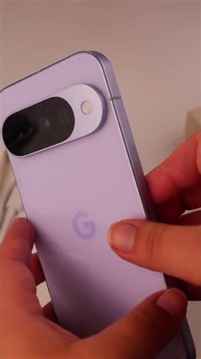 Unboxing Google Pixel 10