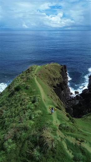 Next time ikaw naman yung mag cecelebrate dito 💯🍃 #catanduanestourguide #binurongpoint #HappyIslandCatanduanes | Island Tour with Ejay