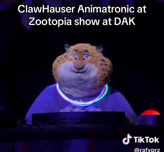 Clawhauser animatronic at Disney's Zootopia show