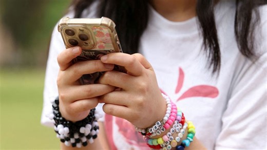 Former Meta COO Sheryl Sandberg weighs in on social media bans for kids