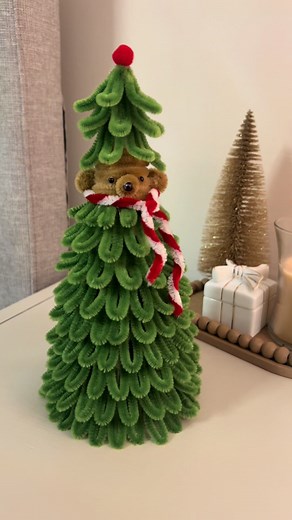 DIY Pipe Cleaner Bear for Christmas Tree Decorations