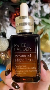 Give yourself or a loved one the gift of luxury this season and immerse your senses in the world of Estee Lauder with this skincare, fragrance and make-up set. Featuring four full-sized industry icons, this covetable collection includes Beautiful Eau de Parfum, world-renowned Advanced Night Repair, Resilience Multi-Effect Tri-Peptide Face & Neck Crème and Double Wear Mascara. Treat yourself or anyone you adore to a complete routine transformation with these beauty stars 🎁 https://www.qvcuk.com/