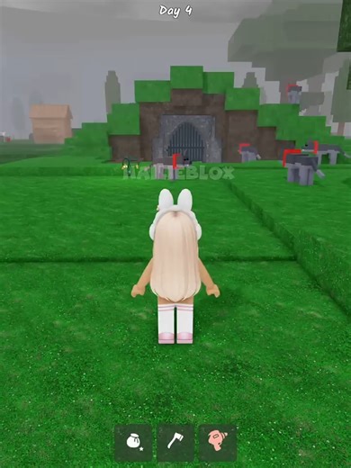 Alien Class Vs New Op Grenadier #99nightsintheforest #roblox #gaming