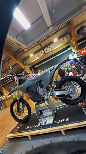 Ven y conoce las Stark VARG en @expo2ruedascolombia 2025 ⚡️ Tenemos todas nuestras motos con beneficios de feria y muchas sorpresas más ¡ Los esperamos ! 23 al 26 de Octubre Corferias - Bogotá | Stark Future Colombia