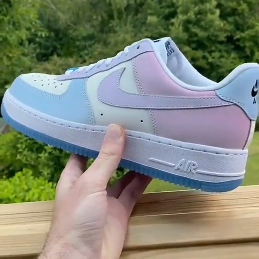 📦 RESTOCK — De Nike WMNS Air Force 1 '07 LX 'UV Reactive' is nu weer verkrijgbaar via ▶︎▶︎ https://snkrjg.rs/5fe09c1 Sneakerjagers.nl - Jouw Sneaker Zoekmachine! | Sneakerjagers