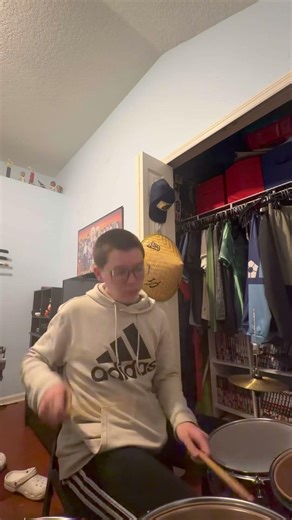 We all know this rhythm #drumline #band #drums #dothingsyoudontwanttodo #drummer #drumstep ￼ #drum