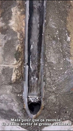 Votre évier est bouché ? C’est peut-être BIEN PIRE ! 😱💥