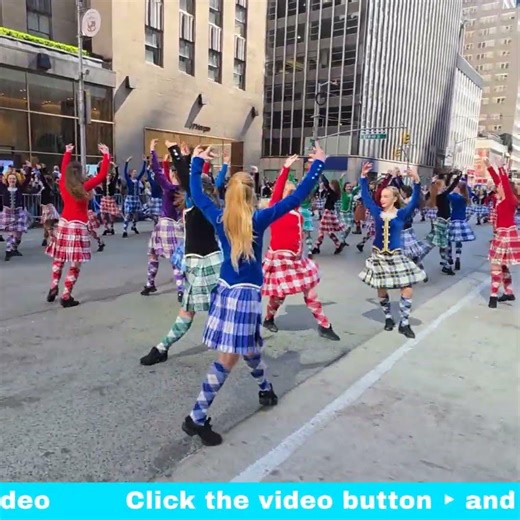 🏴💃 Highland dancing on the 6th Ave 🏴💃 #dance #nyc #parade #tartan #scottish