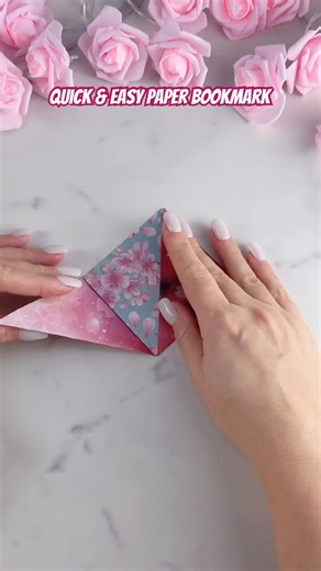 Easy Paper Bookmark Idea. #paperbookmark #simplecraft #paperfolding #stationeryideas #craftidea
