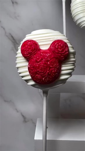 ❤️🖤 Minnie Mouse Cake Pops ❤️🖤 #cakepops #minnie #cakepop #minniemouse #minni #minnieears #trearyourself #treats #partyfavors #partytreats #fyp #fypシ #fyppppppppppppppppppppppp #fypsounds #fypreels #foryoupage❤️❤️ #foryour #foryouu #foryoureels #glencove #longisland #longislandnewyork #nassaucounty #northshore #hicksville #gardencity #mineola #portwashington #Huntington