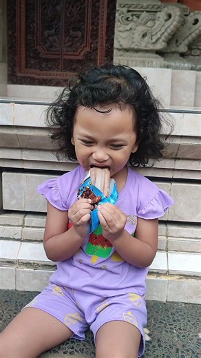 Makan Es krim Jadi Blepotan#shorts