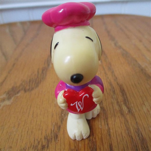 Peanuts Snoopy Whitman's Valentine PVC Figurine - Etsy
