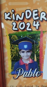 Mi primer varoncito! Mi tercer hijo, ya se graduó de kinder jijijiji pasan los años volando, no soy un padre perfecto, cometo muchos errores, también me enojo cuando se pasan del límite, y creo que la reprensión es necesaria para corregir y enseñar. Sin duda alguna, se que serán unas tremendas personas, mucho más que un promedio de notas o un título profesional, sus valores y principios para mí son más importantes y confío en qué Dios los guiará en todo momento para un propósito perfecto en sus 