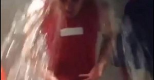 Video: Lionel Messi se da un baño de agua helada