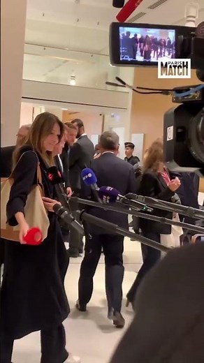 Nicolas Sarkozy condamné à 5 ans de prison, le geste symbolique de Carla Bruni